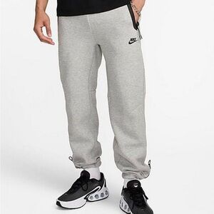 NWOT MEN'S NIKE TECH FLEECE OPEN-HEM PANTS Sz Medium (Retail $135)